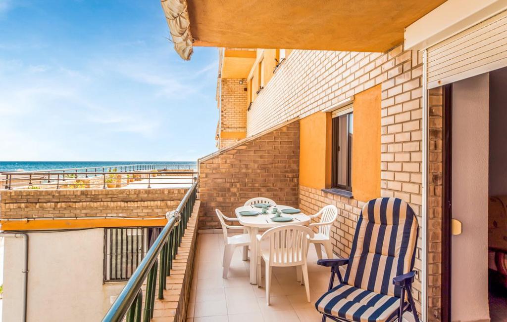 Stunning Apartment In Oropesa Del Mar Exterior foto
